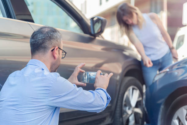 Professional Full Coverage Car Insurance technician working in Perryville, MO
